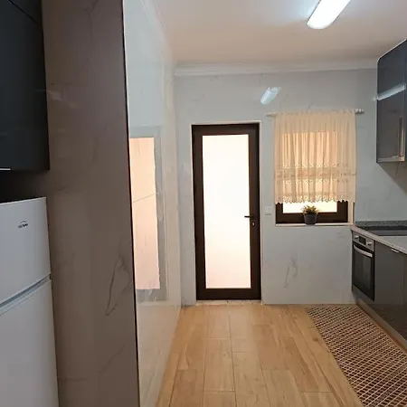 Casa Da Mimosa, A 100 Metros Da De Cha Hébergement de vacances *