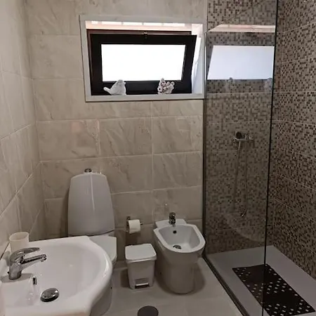 Casa Da Mimosa, A 100 Metros Da De Cha Hébergement de vacances