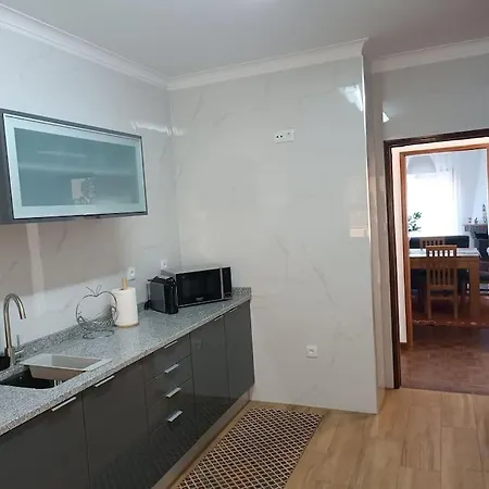 Casa Da Mimosa, A 100 Metros Da De Cha Hébergement de vacances *